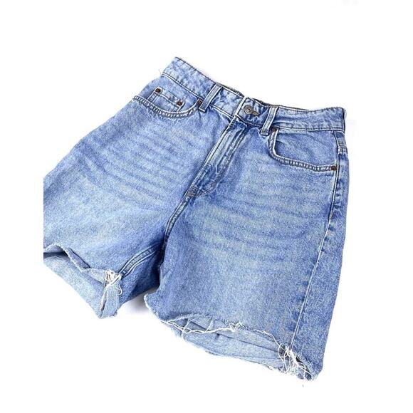 Divided H&M Light Wash High Rise Denim Jean Shorts Raw Hem Cut Offs - Picture 3 of 4